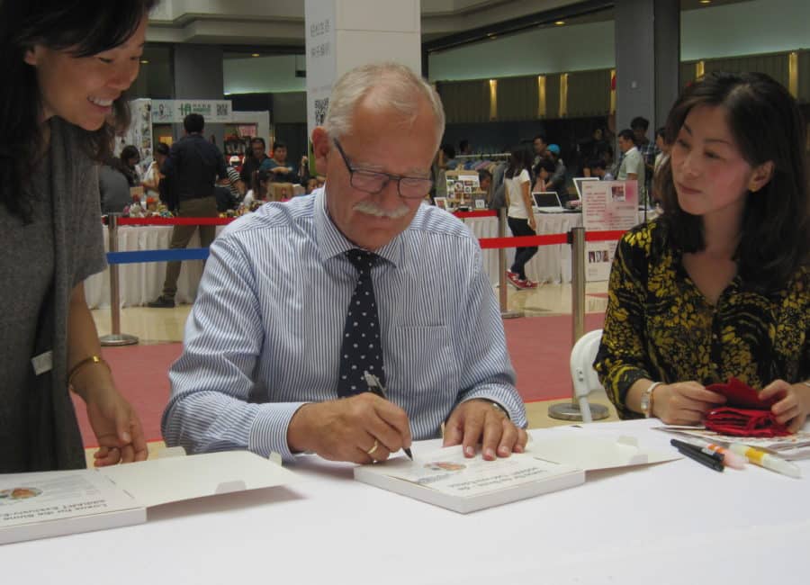 Autographing Beijing 2014 Anniversary Thomas Selter