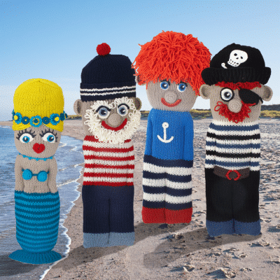 Puppen am Strand Buch Maritime Maschen angepasst Yarn Bombing