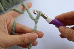 m2 3 Beginners Loop 3 1 Learn to Crochet,Crochet Headband for Beginners