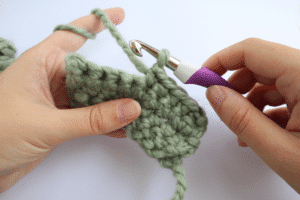 m2 3 Thread Hold 2 1 Learn to Crochet,Crochet Headband for Beginners