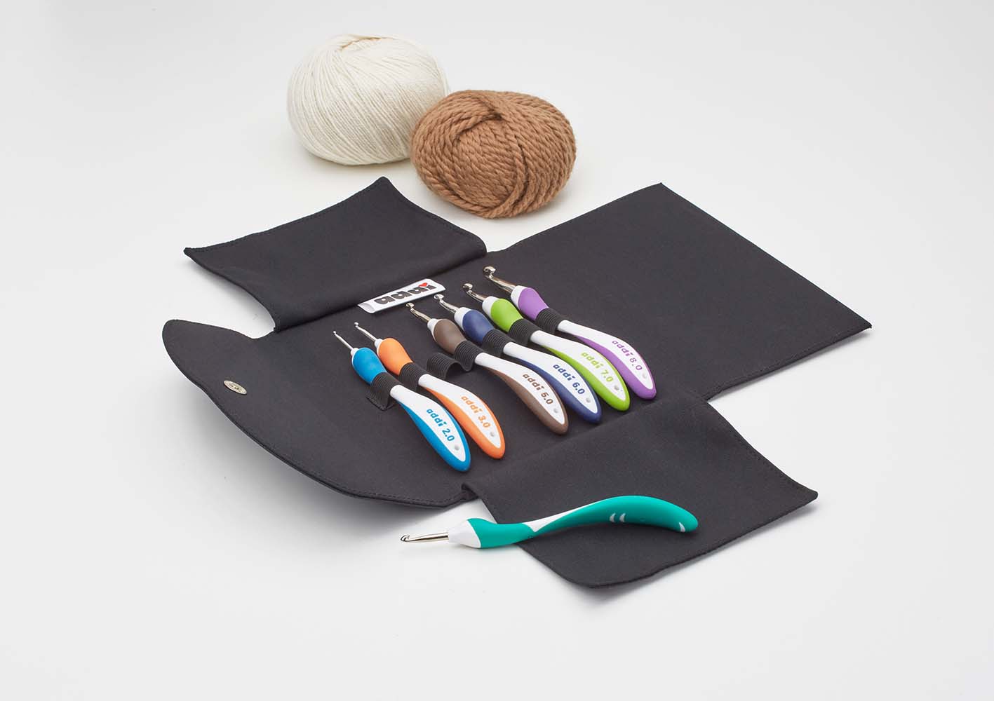 Accessories-Crochet-addiSwings-Case