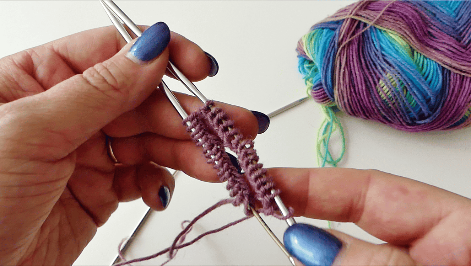 Knitting socks with the addiCraSyTrio - Step 2 Pick up stitches and close to form a round