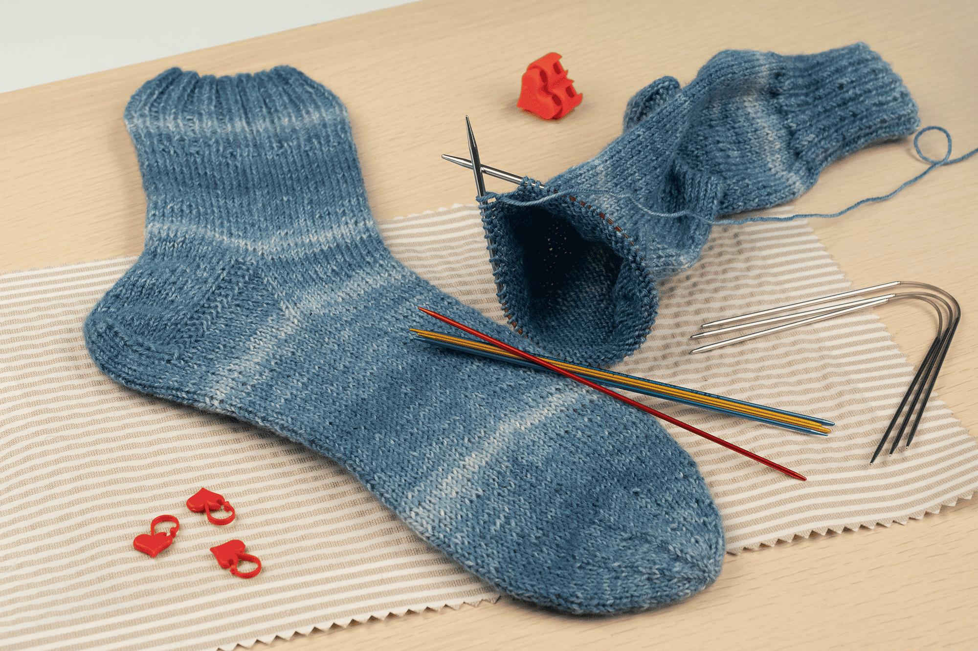 Socken stricken mit Sockentabelle - Nadelspiel, addiCraSyTrio oder Sockenwunder