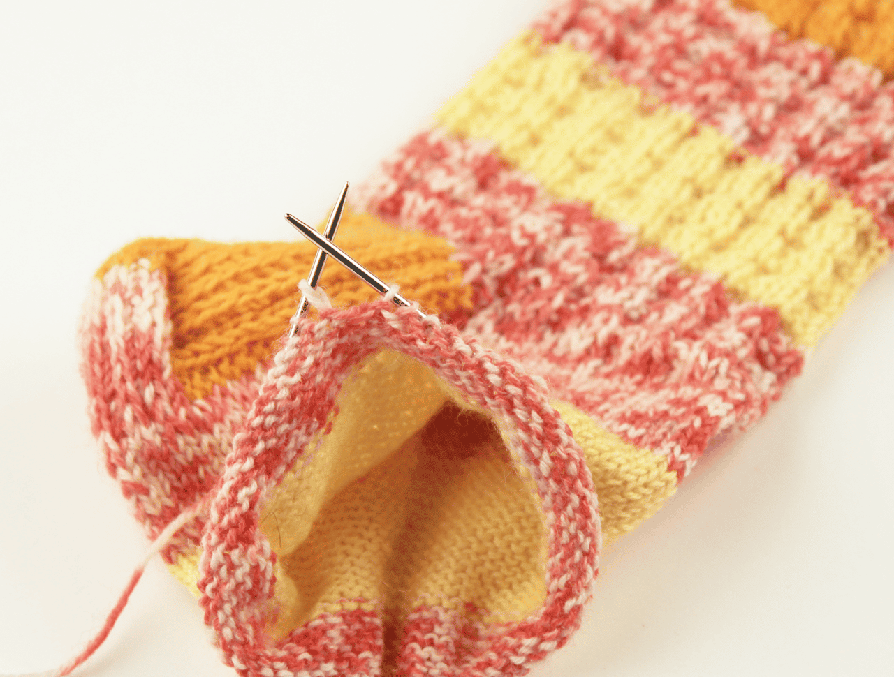 Knitting needles for knitting socks - with the mini circular knitting needle Sockwunder
