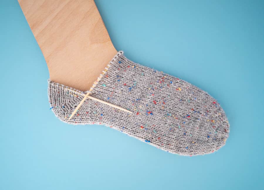 Bumerangferse mit addiCraSyTrio Bamboo für eine Toe-up Socke stricken