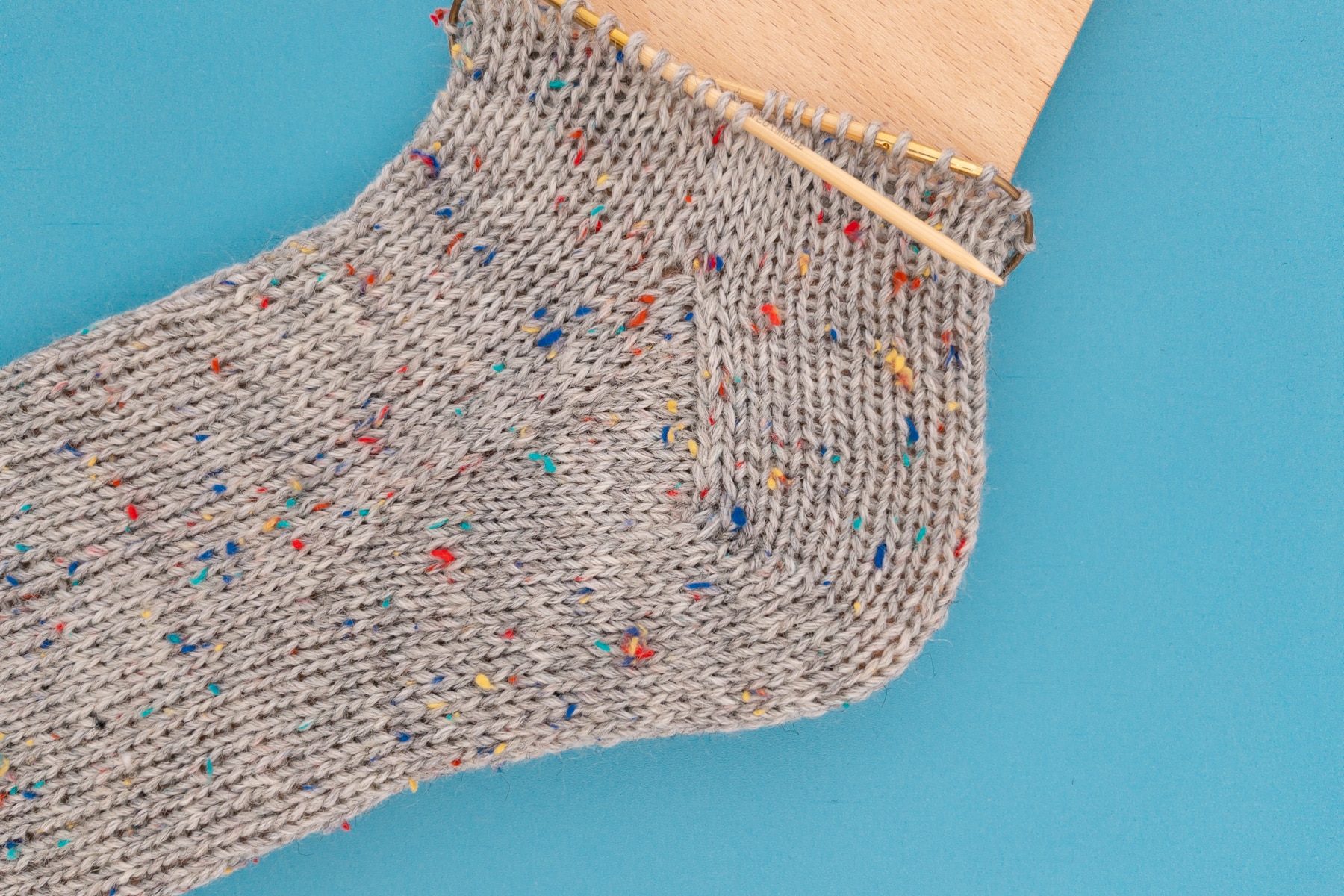 Knitting a Toe-Up Horseshoe Heel/Cap Heel with addiCraSyTrio, Needle Play or addiSock Wonder - free tutorial for beginners