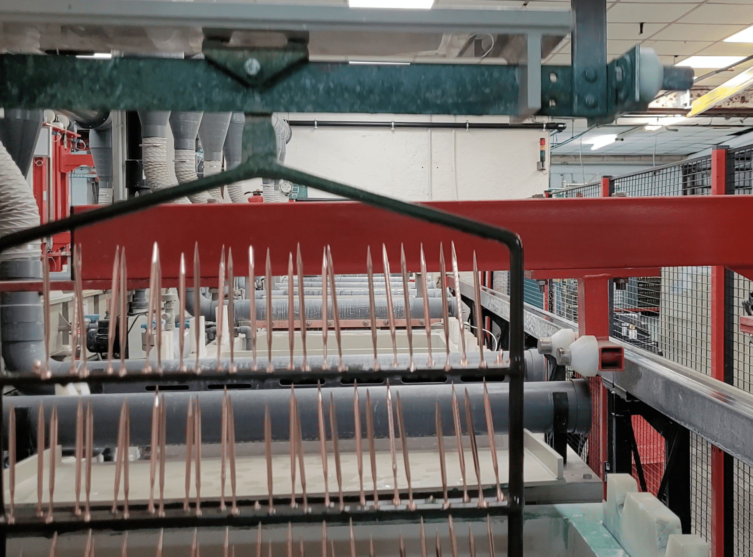 Produktion Galvanik Baeder Produktion einer Stricknadel
