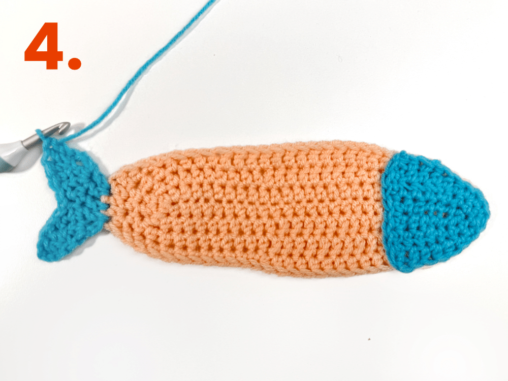 Fish 4 step 04 Fische häkeln
