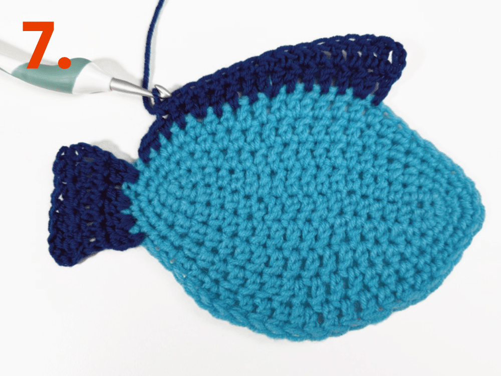 Fish 5 step 07 Fische häkeln